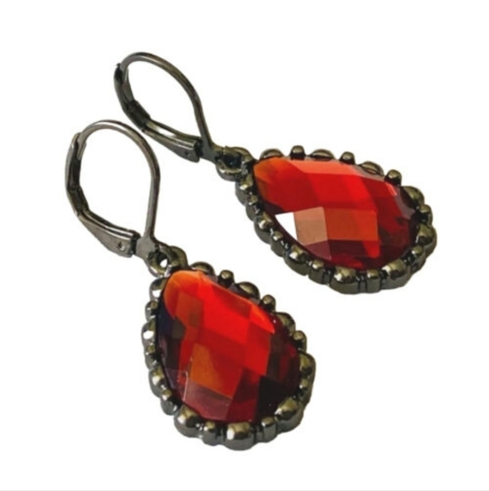 Vintage Joan Rivers Red Faceted Teardrop Cabochon Leverback Earrings